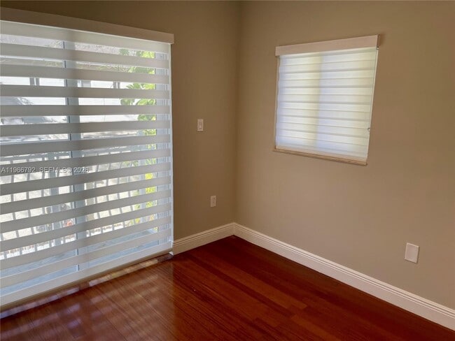 Building Photo - 3191 Ohio St