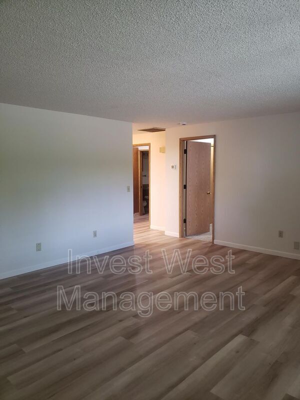 Building Photo - 1714 SE 145th Ct