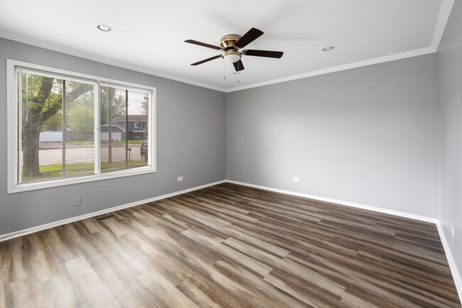 Building Photo - 3060 Winchester Ct W