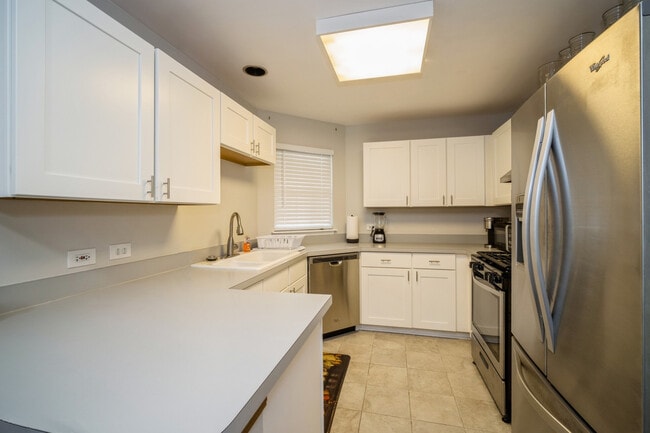 Building Photo - 1045 Talbots Ln