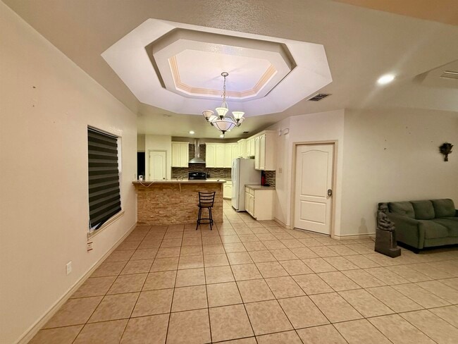Building Photo - 405 Wren Point
