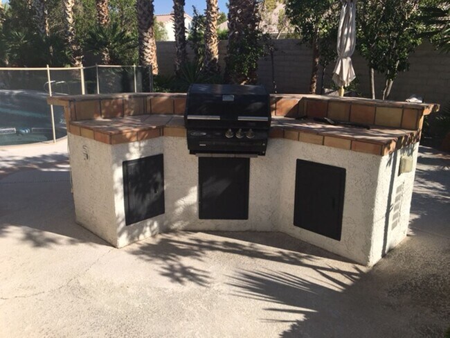 Building Photo - 7353 Rockwood Ct