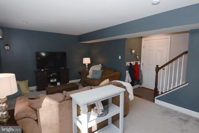 Building Photo - 326 W Hamlin Ave