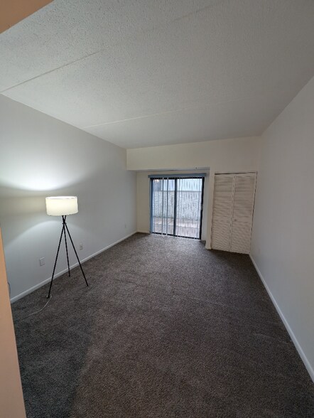 Building Photo - 1071 Lancaster Blvd