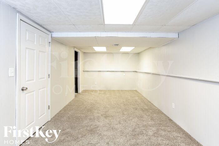 Building Photo - 7909 Sunset Cir