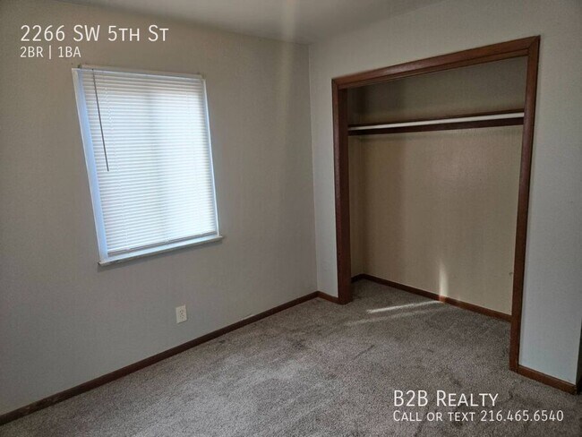 Building Photo - 2266 5th St SW