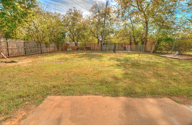 Building Photo - 820 NE 81st St