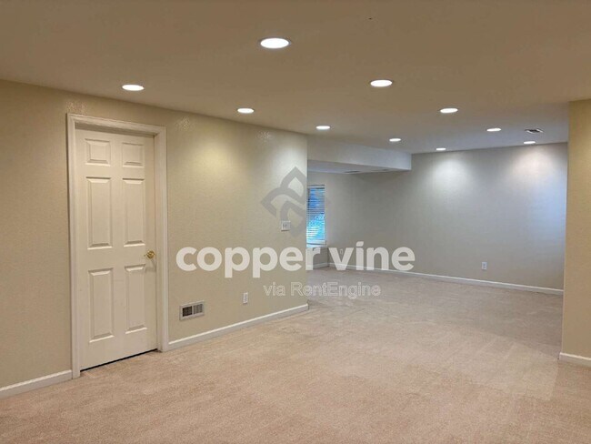 Building Photo - 14487 Jason Dr