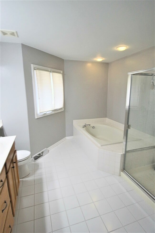 Building Photo - 4804 Daggets Ct