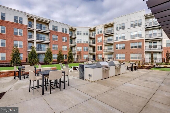 Building Photo - 10755 Fairgrounds Dr