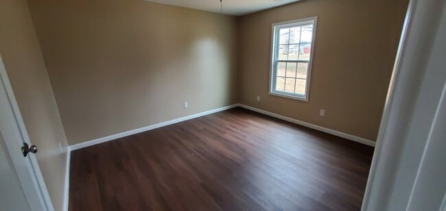 Master Bedroom - 1019 E Boyd St