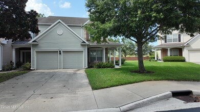 Building Photo - 11015 Castlemain Cir E