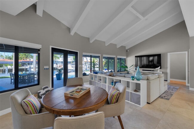 Building Photo - 616 Riviera Isle Dr