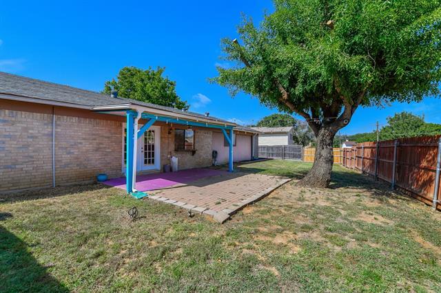 Building Photo - 801 Meadowlark Dr