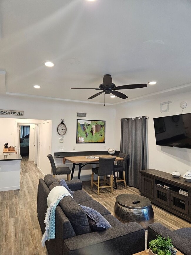 Building Photo - 540 Orange Ave