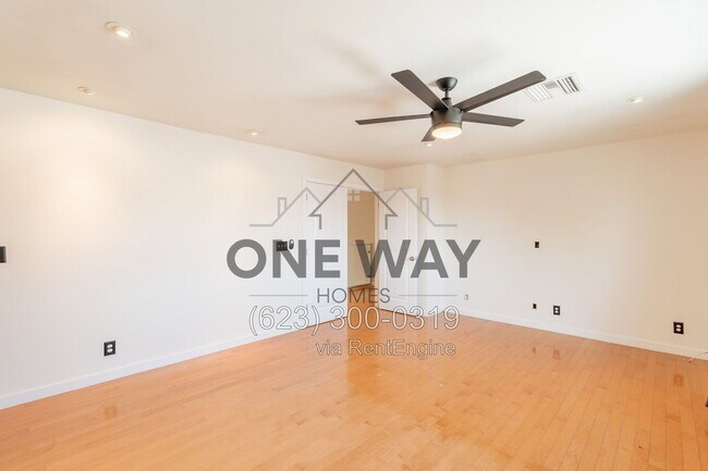 Building Photo - 1325 W Lobo Ave