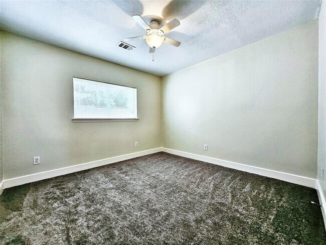 Building Photo - 6106 Spruce Bough Ct