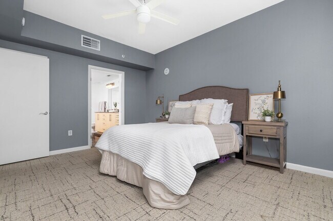 Building Photo - 54 Rainey St