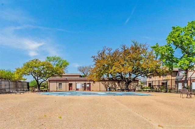 Building Photo - 1821 E Grauwyler Rd