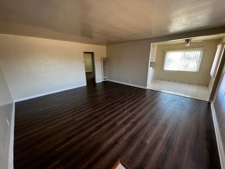 Building Photo - 11700 Glenoaks Blvd