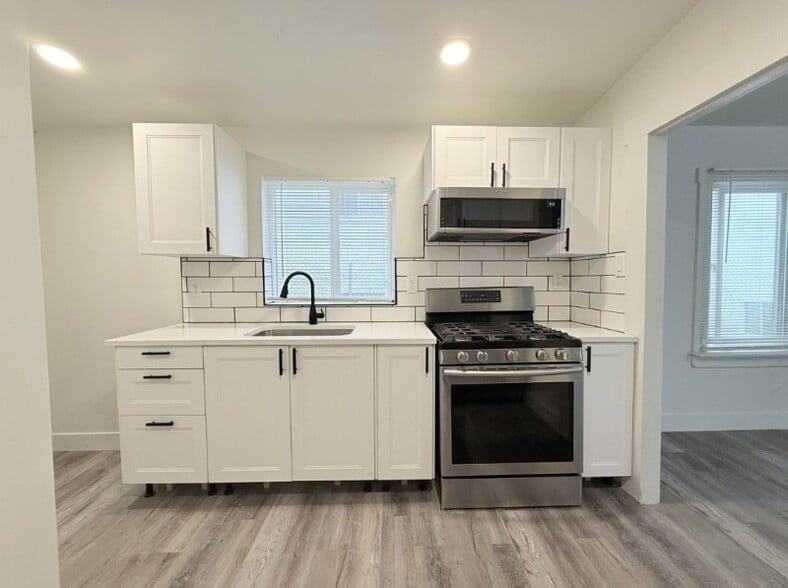 Building Photo - 614 E 600 S