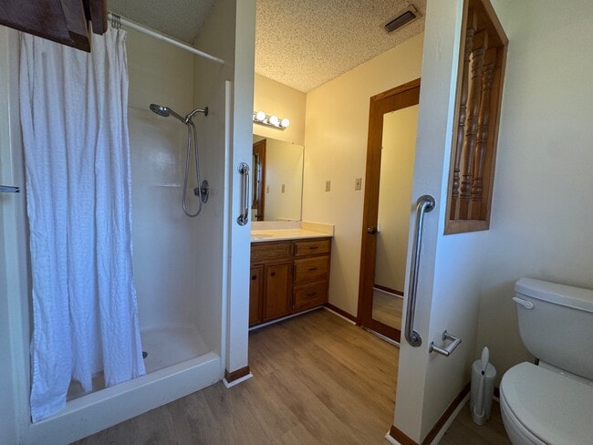 Building Photo - 1364 N Dale Ave