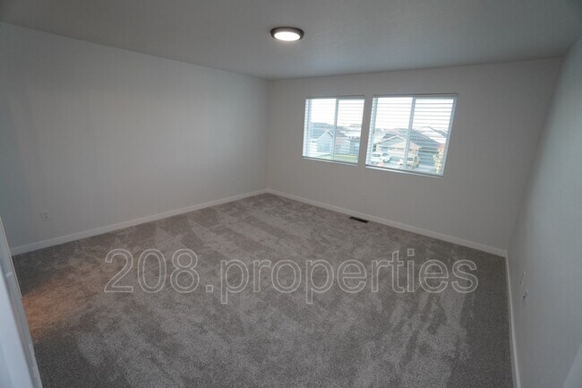 Building Photo - 5813 W Stavros St