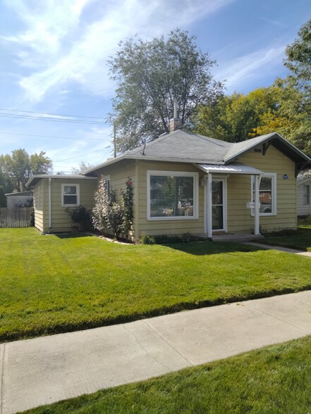 Building Photo - 337 N 6th Ave