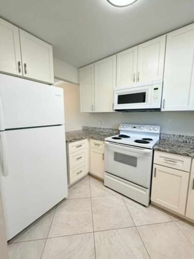 Building Photo - 26560 Southern Pines Dr