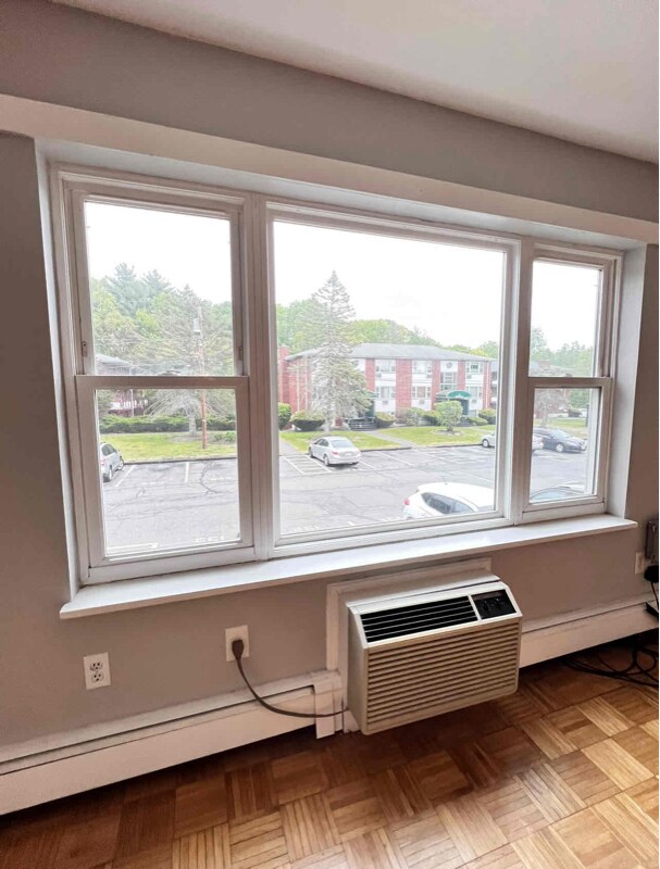 Building Photo - B3 Colonial Dr