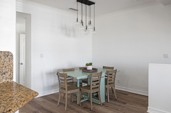 Building Photo - 231 Aviation Pl