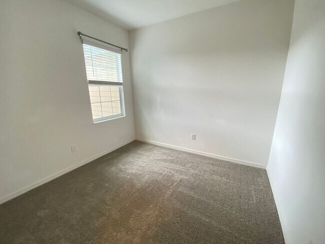 Building Photo - 3/2.5 Townhome near Orlando Airport
