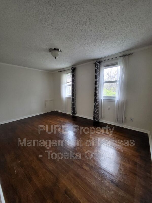Building Photo - 6300 W 80th Terrace