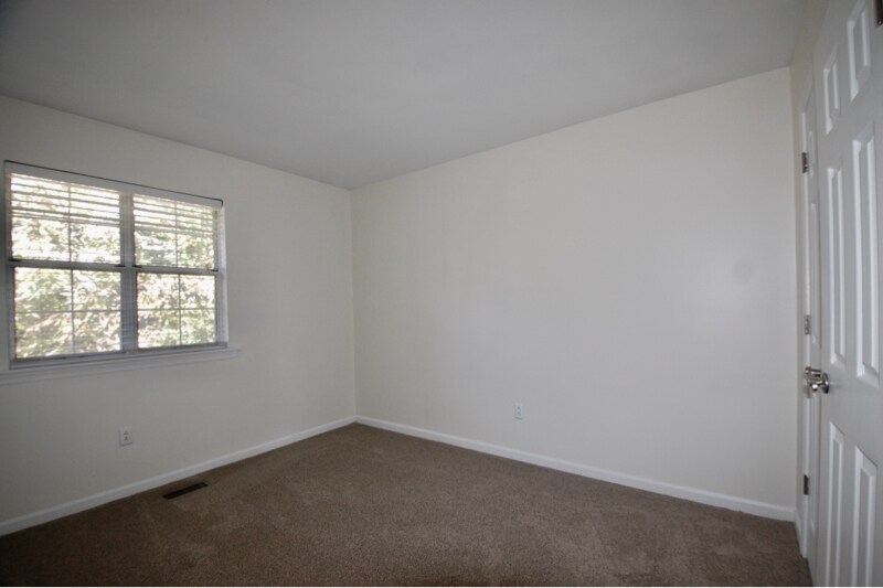 Building Photo - 937 Welch Cir