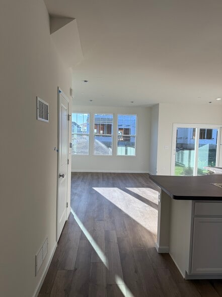 Building Photo - 2246 Horseshoe Cir