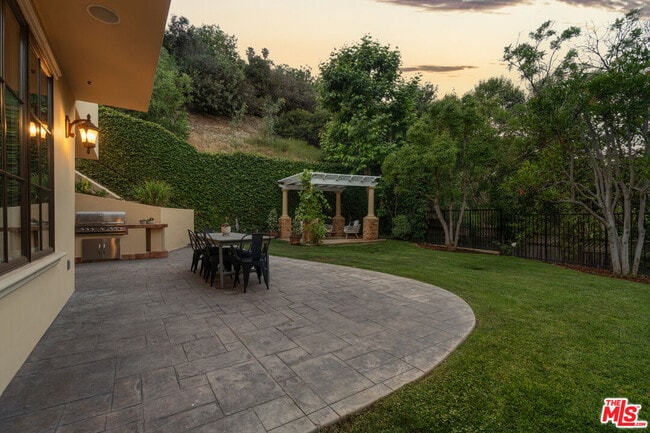 Building Photo - 3697 Benedict Canyon Ln