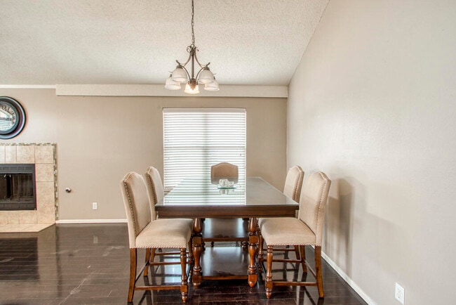Building Photo - 12561 Paseo Alegre Dr