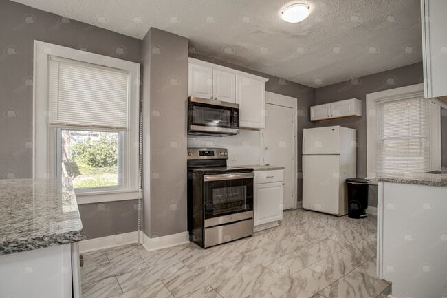 Building Photo - 4404 Benton Blvd