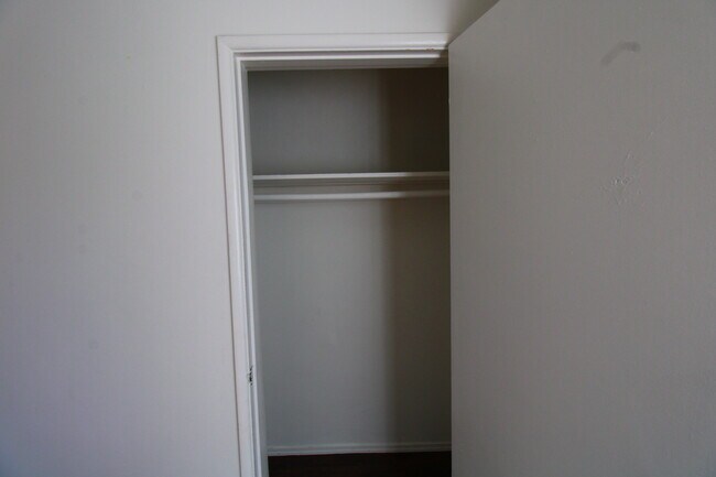 Building Photo - 11070 Strathmore Dr