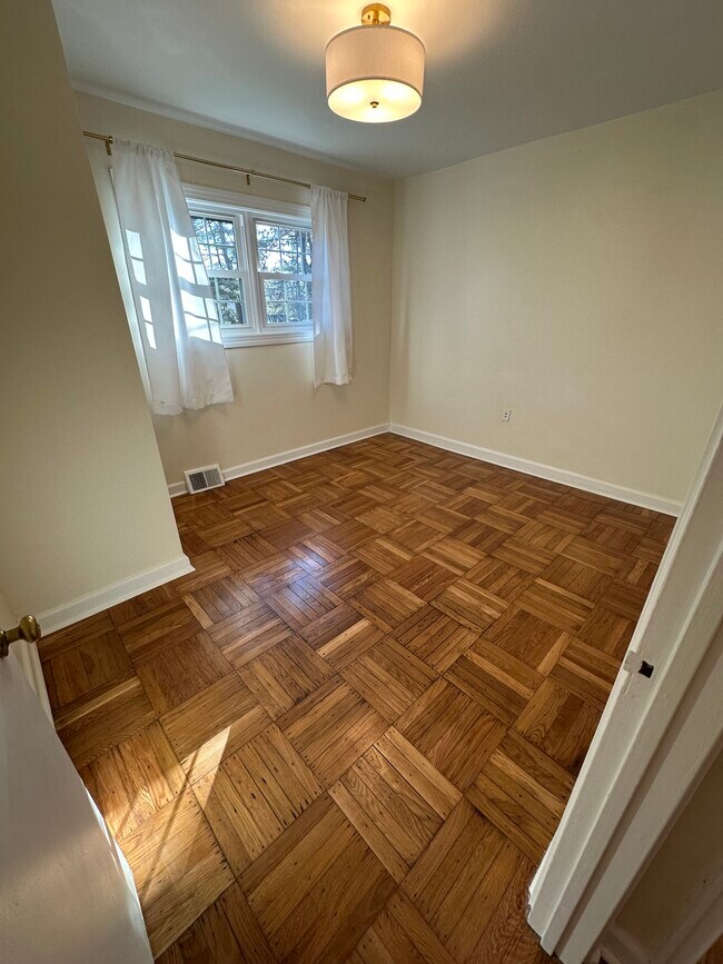 Building Photo - 108 Homewood Rd