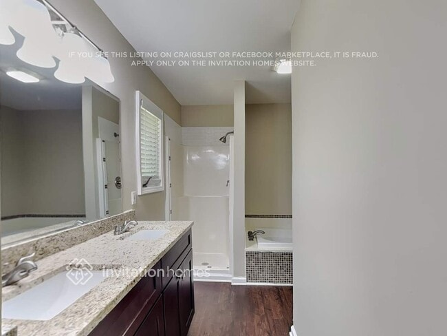 Building Photo - 300 1st St