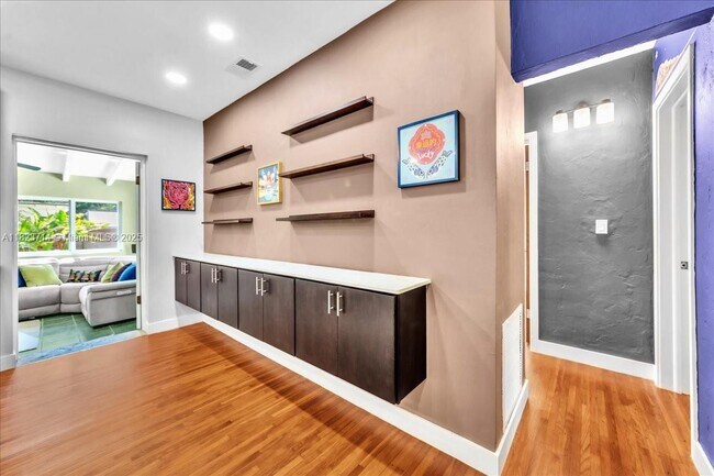 Building Photo - 7341 SW 64th Ct