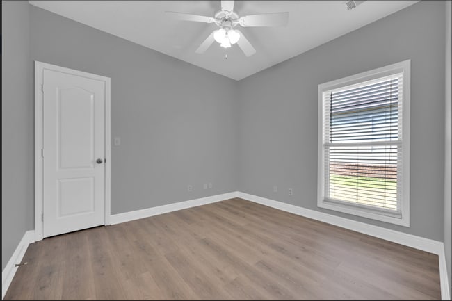 Building Photo - 472 Prairie Field Dr