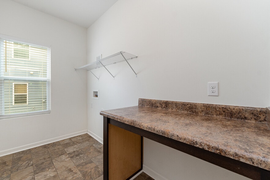 Building Photo - 40163 Crooked Stick Dr