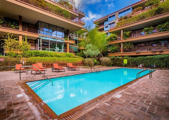 Building Photo - 7147 E Rancho Vista Dr