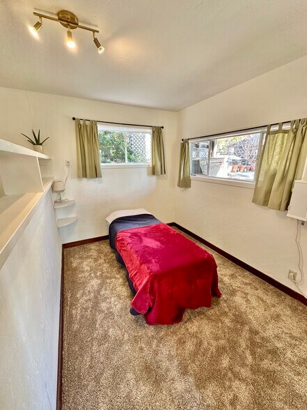 Building Photo - 1053 Cragmont Ave