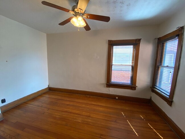 Building Photo - Price Ave 49-51 NCR