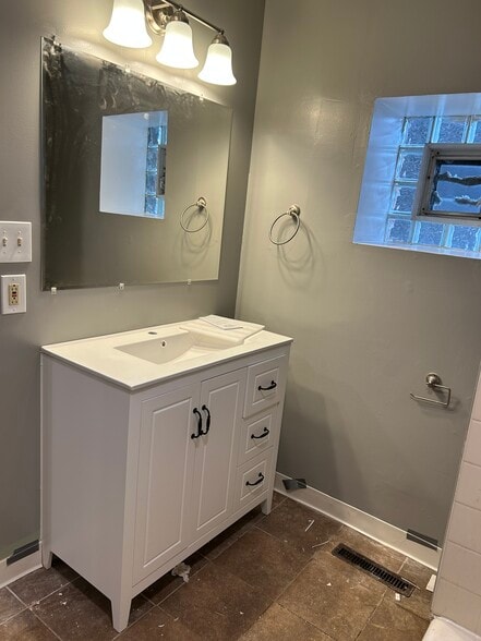 Building Photo - 2900 S Quinn St