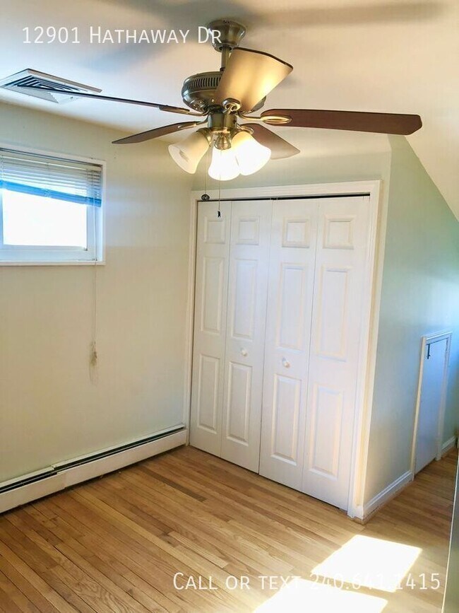 Building Photo - 12901 Hathaway Dr