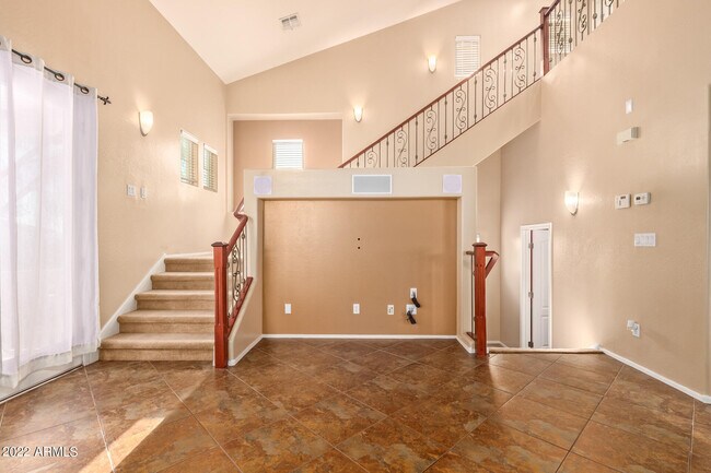 Building Photo - 2948 N Evergreen St